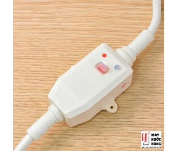 Máy nước nóng gián tiếp Ariston Pro R 100 H 2.5 FE (100L bình ngang)