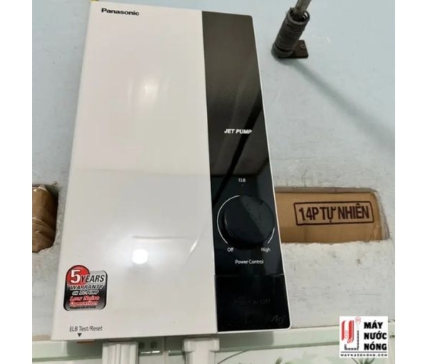 Máy nước nóng trực tiếp Panasonic DH-4UP1VW có bơm
