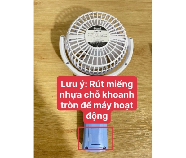 Quạt sạc Comet CRF0904B