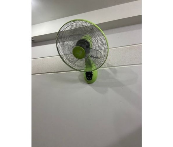 Quạt treo tường Asia VY377, 16" có remote